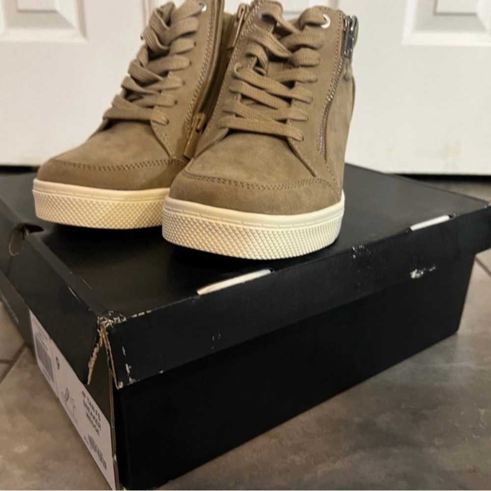 Torrid 4F Tan Sneaker Wedge NWT  **Must go**